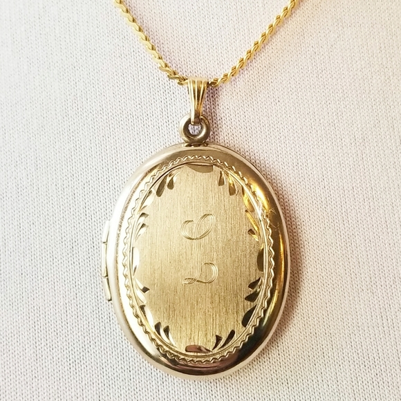 Vintage Jewelry - Vintage L locket gold fill initial necklace letter